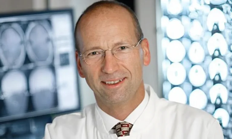 Pr Dr Alexander Mundinger
