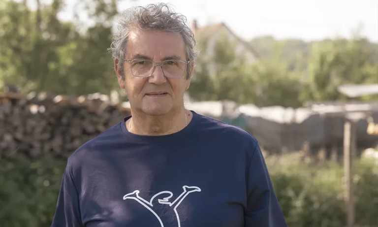 M Claude Nicolodi